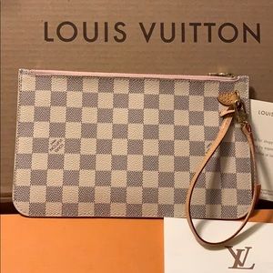 LV pouch